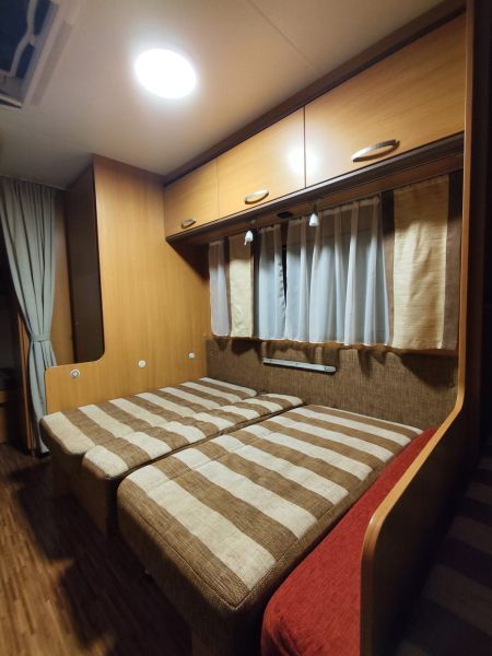 En venta Bürstner 480TK (Tipo 390A) Blanco 2010 Guipúzcoa foto 6