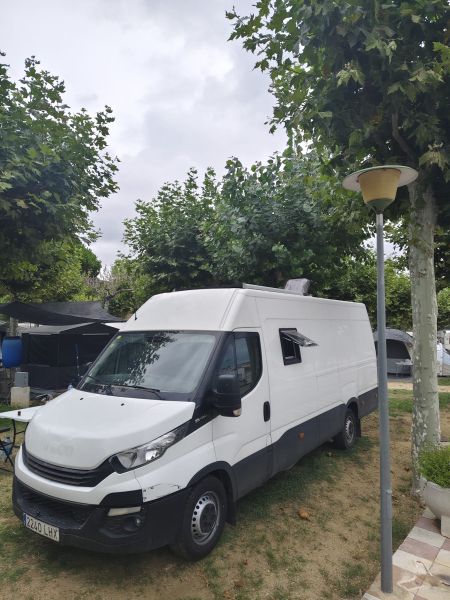 En venta Iveco daily Blanco 2018 Barcelona foto 1