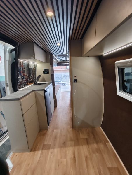 En venta Iveco daily Blanco 2018 Barcelona foto 3