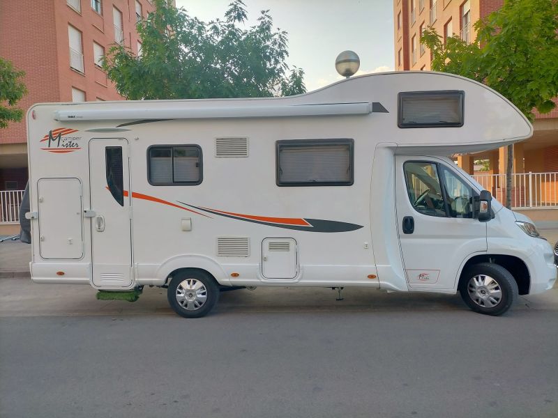 En venta P.L.A. Mister camper 435 Blanco 2016 La Rioja foto 1