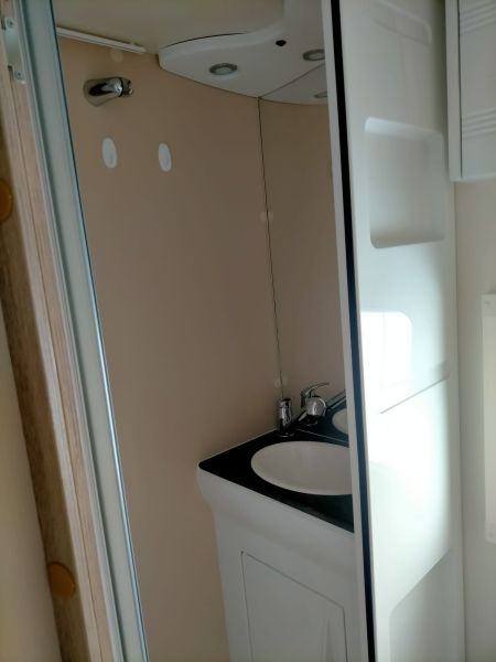 En venta P.L.A. Mister camper 435 Blanco 2016 La Rioja foto 9