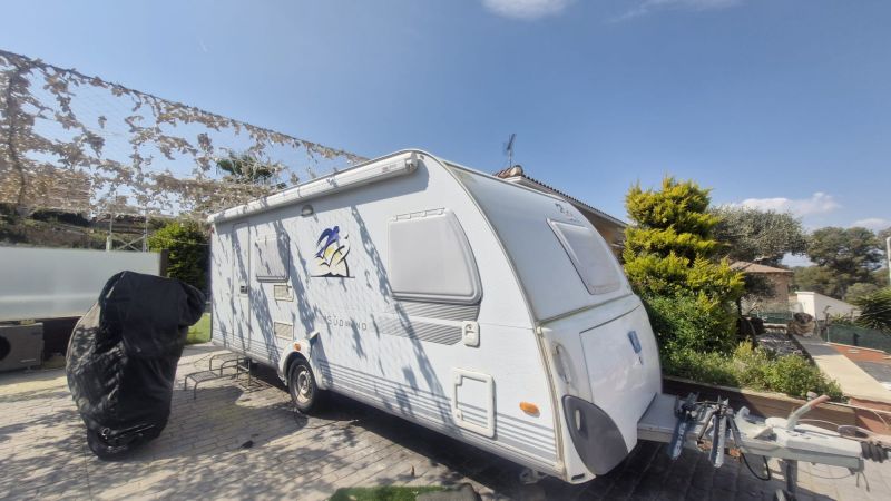 En venta Knaus CARAVAMA SUDWIND 500 FSK 3 AMBIENTES Blanco 2010 Barcelona foto 1