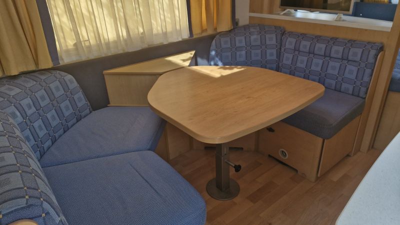 En venta Knaus CARAVAMA SUDWIND 500 FSK 3 AMBIENTES Blanco 2010 Barcelona foto 4