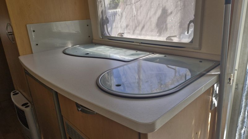 En venta Knaus CARAVAMA SUDWIND 500 FSK 3 AMBIENTES Blanco 2010 Barcelona foto 10