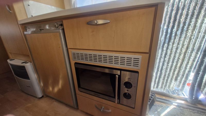 En venta Knaus CARAVAMA SUDWIND 500 FSK 3 AMBIENTES Blanco 2010 Barcelona foto 11