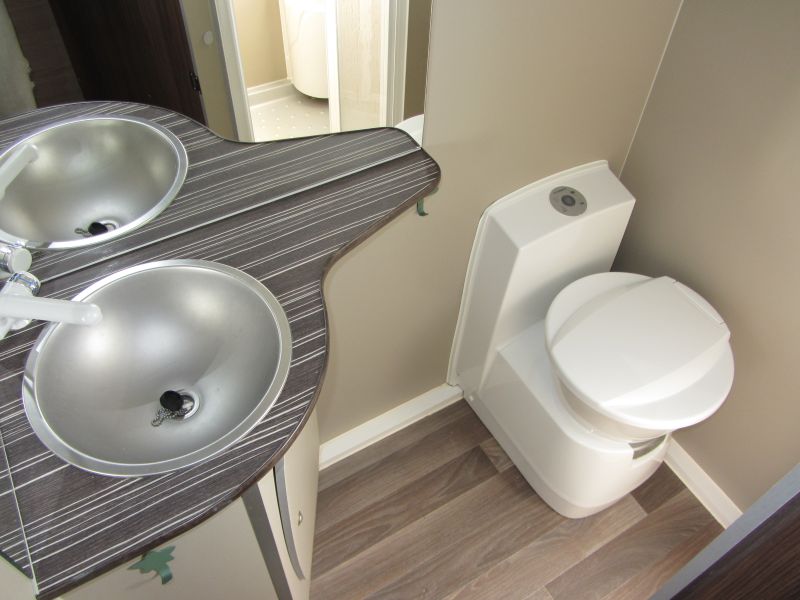 En venta Across SAFARI 502 CDL Blanco 2022 Sevilla foto 8