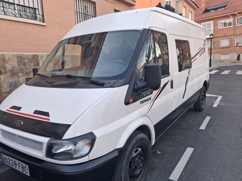 En venta Ford TRANSIT Blanco 2006 Madrid foto 2