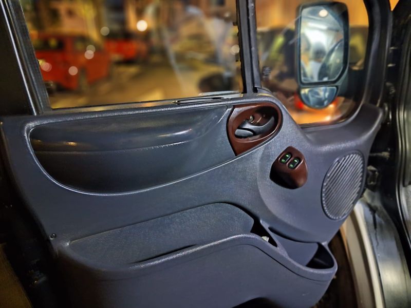 En venta Ford TRANSIT Blanco 2006 Madrid foto 11