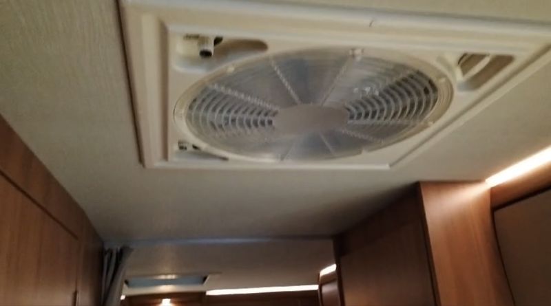 En venta Hymer / Eriba / Hymercar Exsis 688 Blanco 2017 Lleida foto 3