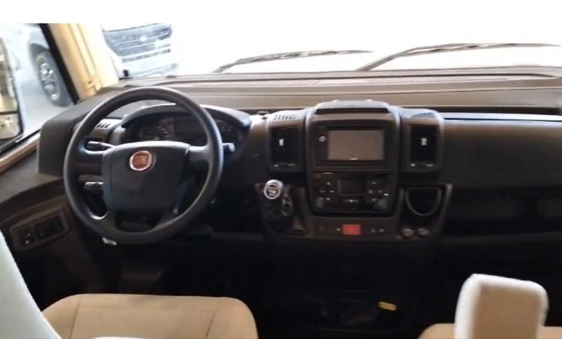 En venta Hymer / Eriba / Hymercar Exsis 688 Blanco 2017 Lleida foto 6