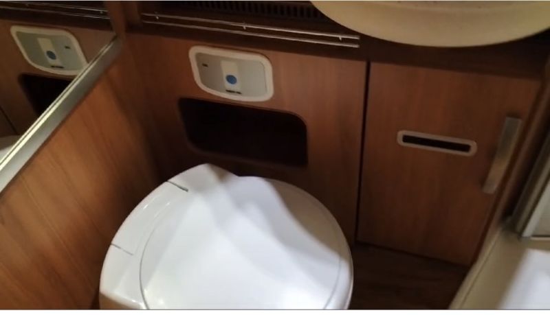 En venta Hymer / Eriba / Hymercar Exsis 688 Blanco 2017 Lleida foto 18