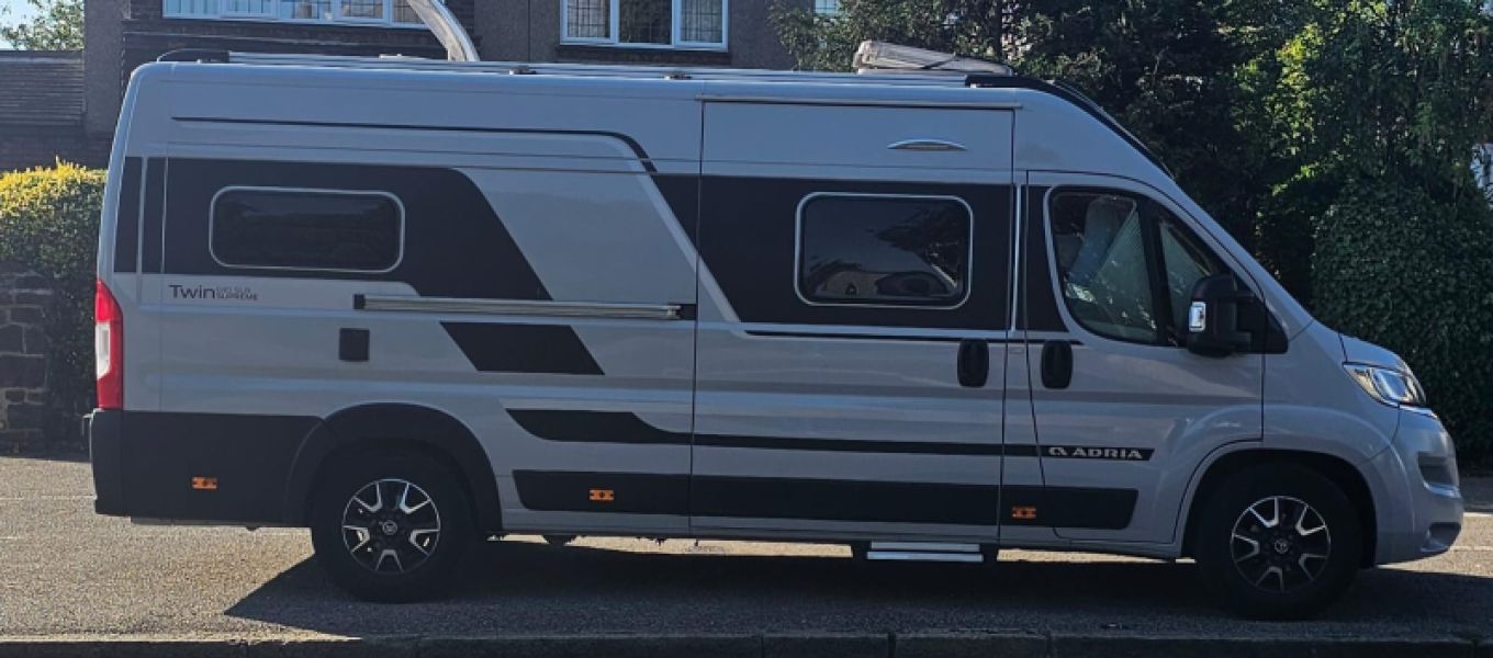 En venta Adria Adria Twin Supreme 640SLB Gris 2022 Madrid foto 3