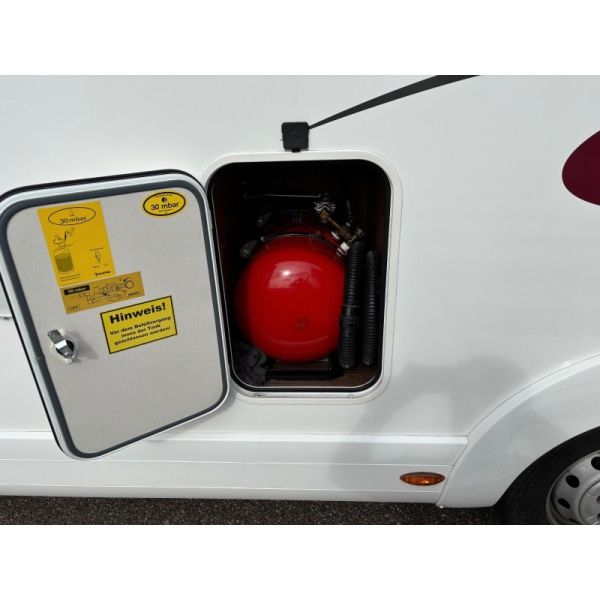 En venta Eura Mobil Eura Mobil Profila 670SB Blanco 2012 Palencia foto 9