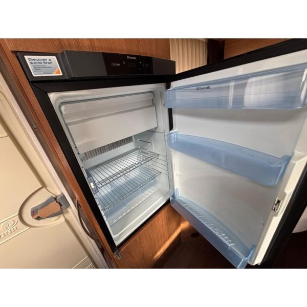 En venta Eura Mobil Eura Mobil Profila 670SB Blanco 2012 Palencia foto 12