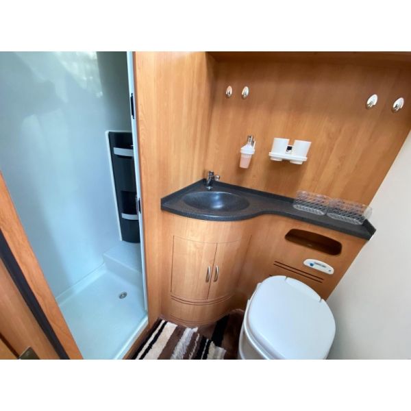 En venta Eura Mobil Eura Mobil T700 EB - Typ 112 - 1.Hd - 49.TKM - Scheckhef Beige 2009 Palencia foto 15