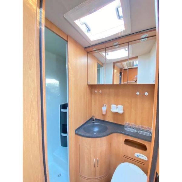 En venta Eura Mobil Eura Mobil T700 EB - Typ 112 - 1.Hd - 49.TKM - Scheckhef Beige 2009 Palencia foto 16