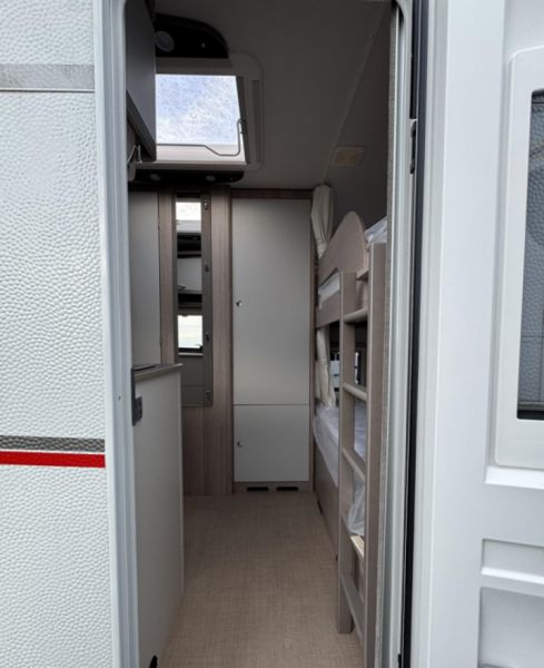 En venta Bürstner PREMIO PLUS 440 TK Blanco 2025 Álava foto 10