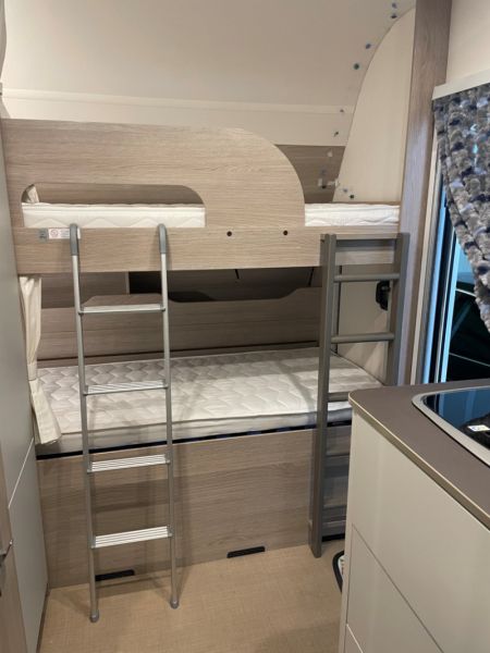 En venta Bürstner PREMIO PLUS 440 TK Blanco 2025 Álava foto 12