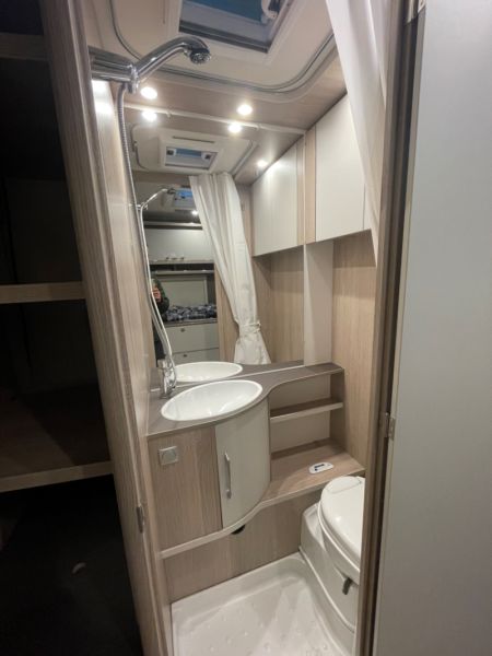 En venta Bürstner PREMIO PLUS 440 TK Blanco 2025 Álava foto 14