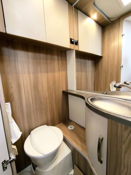 En venta Bürstner Bürstner Premio 495 TK Blanco 2017 Madrid foto 10