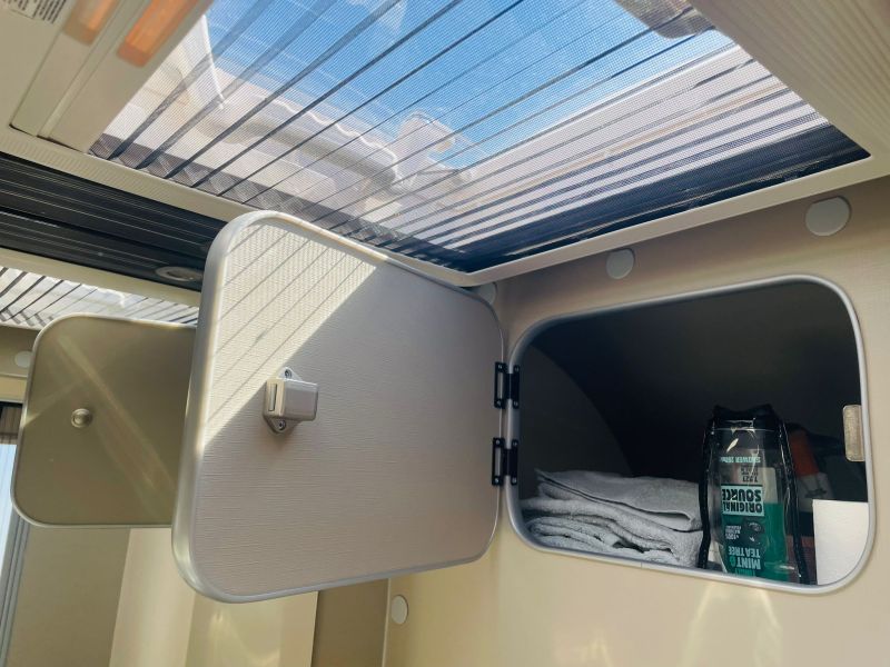 En venta Across Caravana Across Car Premium 331 Blanco 2022 Madrid foto 3