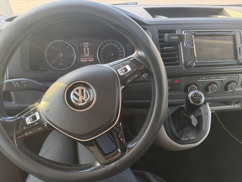 En venta Volkswagen Transporter Gris 2018 Ávila foto 8