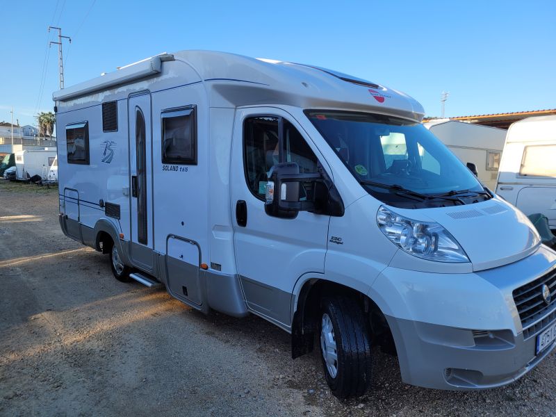 En venta Bürstner Solano T615 Blanco 2008 Sevilla foto 5