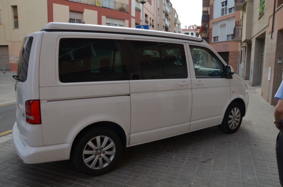 En venta Volkswagen Multivan 2.0 140CV Blanco 2014 Barcelona foto 1