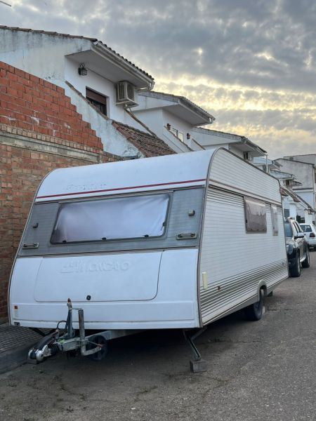 En venta Moncayo 495cp  Beige 1996 Badajoz foto 1