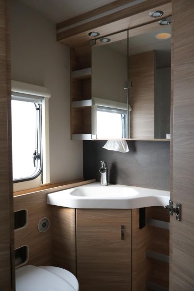 En venta Knaus Caravana Knaus Südwind 580 QS 60 Aniversario(2022) Blanco 2022 Tarragona foto 4