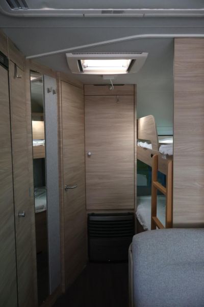 En venta Knaus Caravana Knaus Südwind 580 QS 60 Aniversario(2022) Blanco 2022 Tarragona foto 6