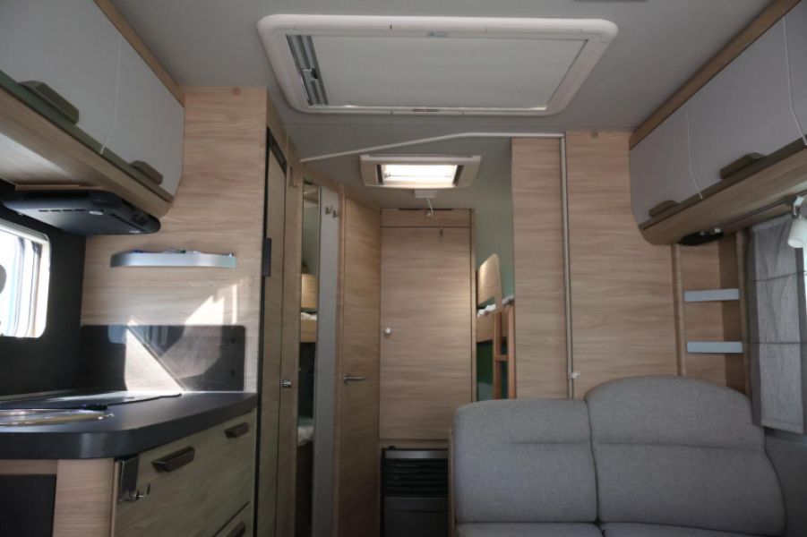En venta Knaus Caravana Knaus Südwind 580 QS 60 Aniversario(2022) Blanco 2022 Tarragona foto 14