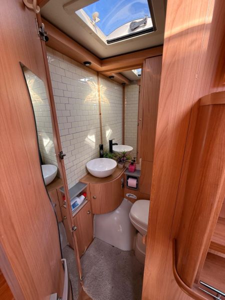 En venta Renault DELFIN BURSTNER T695 Blanco 2006 Alicante foto 3