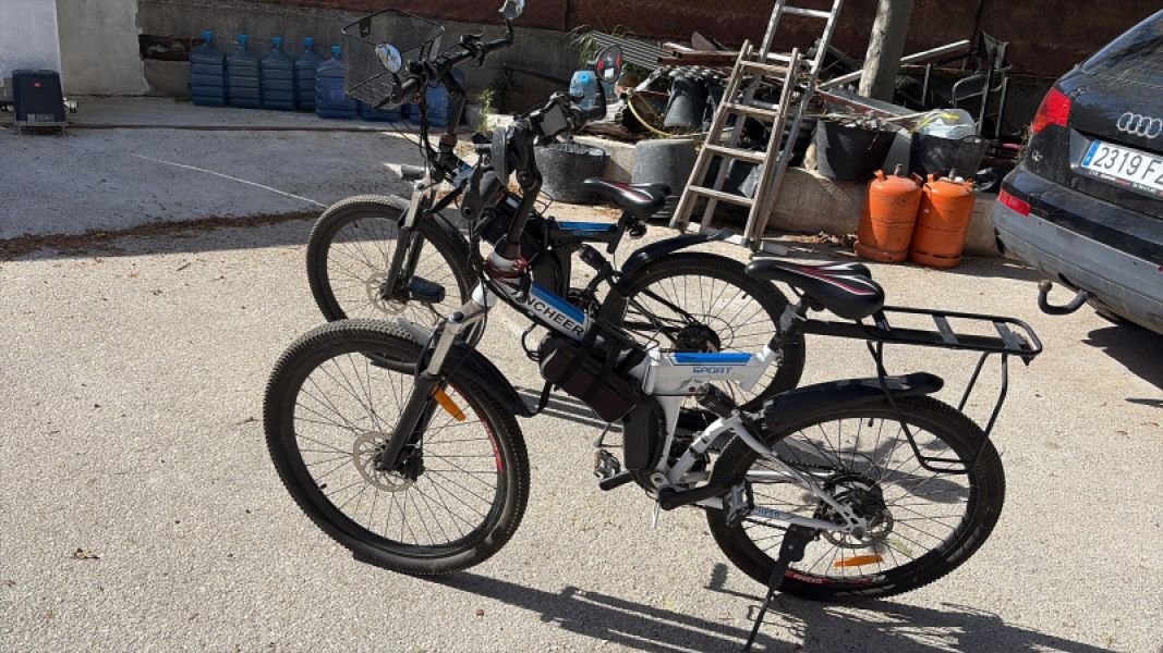 En venta Renault DELFIN BURSTNER T695 Blanco 2006 Alicante foto 13