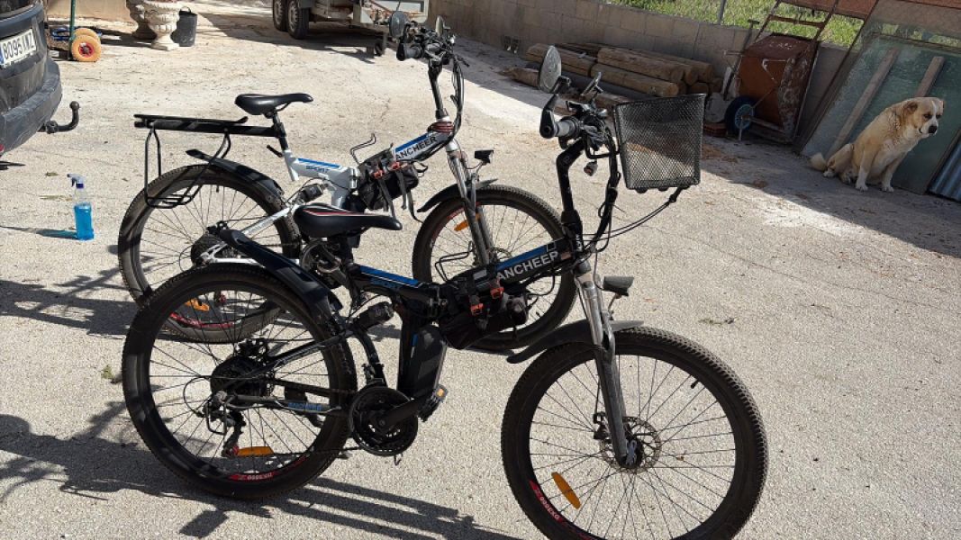 En venta Renault DELFIN BURSTNER T695 Blanco 2006 Alicante foto 17