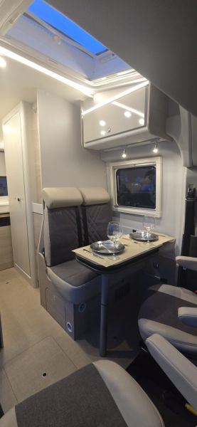 En venta Bürstner LINEO C590 Gris 2024 Cádiz foto 8