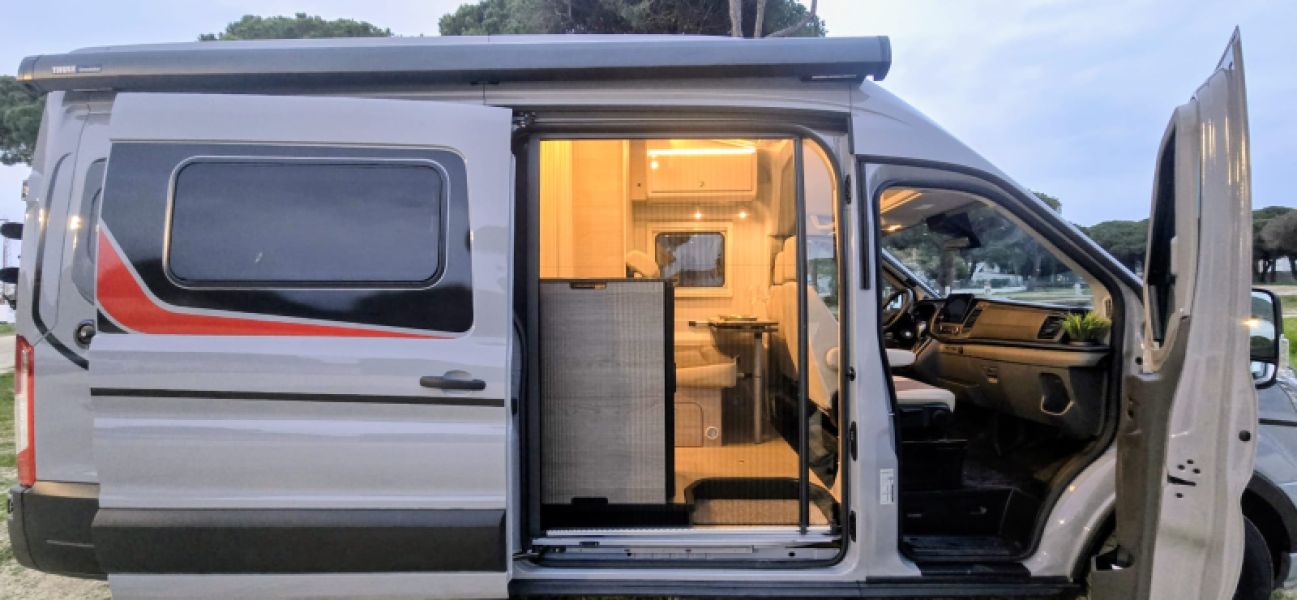 En venta Bürstner LINEO C590 Gris 2024 Cádiz foto 9