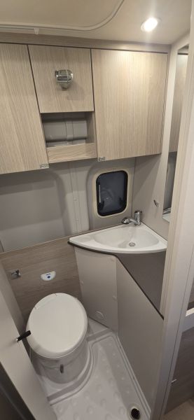 En venta Bürstner LINEO C590 Gris 2024 Cádiz foto 11