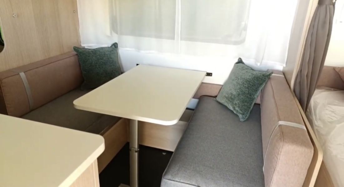 En venta Adria aviva 495lx Blanco 2017 Barcelona foto 3