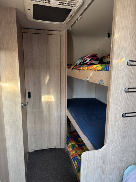 En venta Adria aviva 495lx Blanco 2017 Barcelona foto 5