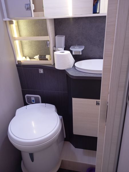 En venta Ford Challenger 337GA Graphite Premium Blanco 2020 Cantabria foto 8