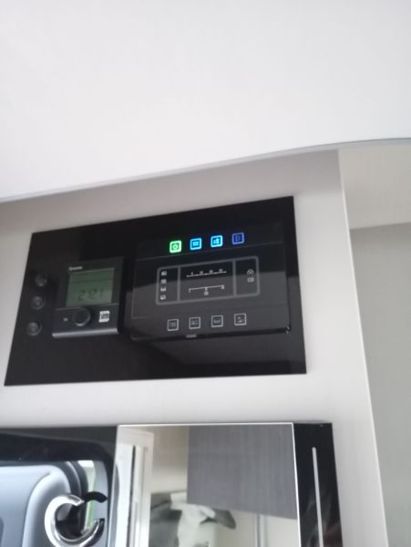 En venta Ford Challenger 337GA Graphite Premium Blanco 2020 Cantabria foto 9