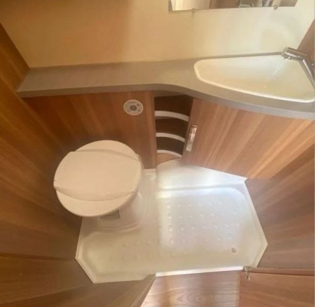 En venta Weinsberg LK 400 Blanco 2019 Valencia foto 1