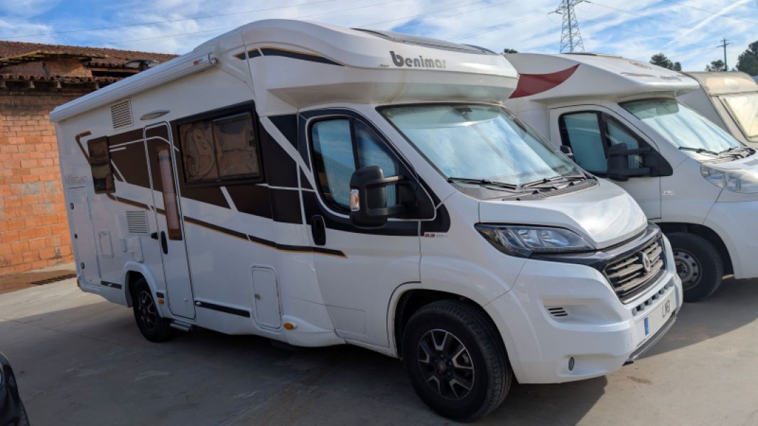 En venta Benimar Mileo 287 Blanco 2021 Barcelona foto 1