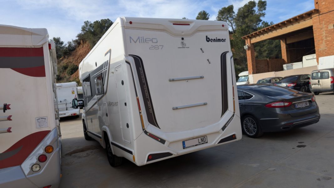 En venta Benimar Mileo 287 Blanco 2021 Barcelona foto 3