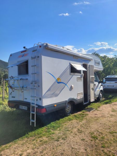 En venta CI International Riviera 130 Blanco 2004 Barcelona foto 1