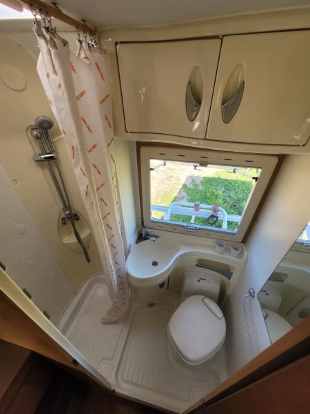 En venta CI International Riviera 130 Blanco 2004 Barcelona foto 4