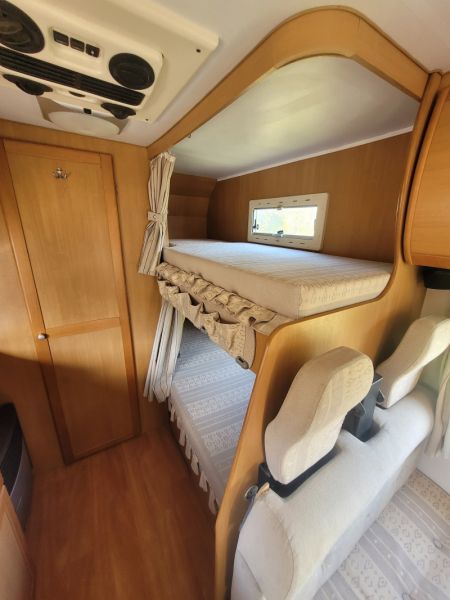 En venta CI International Riviera 130 Blanco 2004 Barcelona foto 6