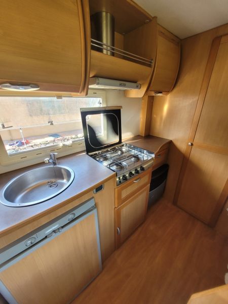 En venta CI International Riviera 130 Blanco 2004 Barcelona foto 7