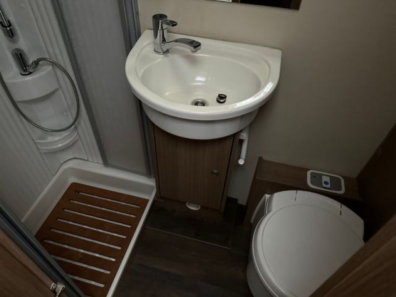 En venta Carado A 464  Blanco 2018 Madrid foto 12